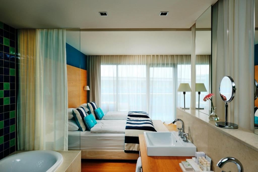 rooms-superior-room-park-view-balcony