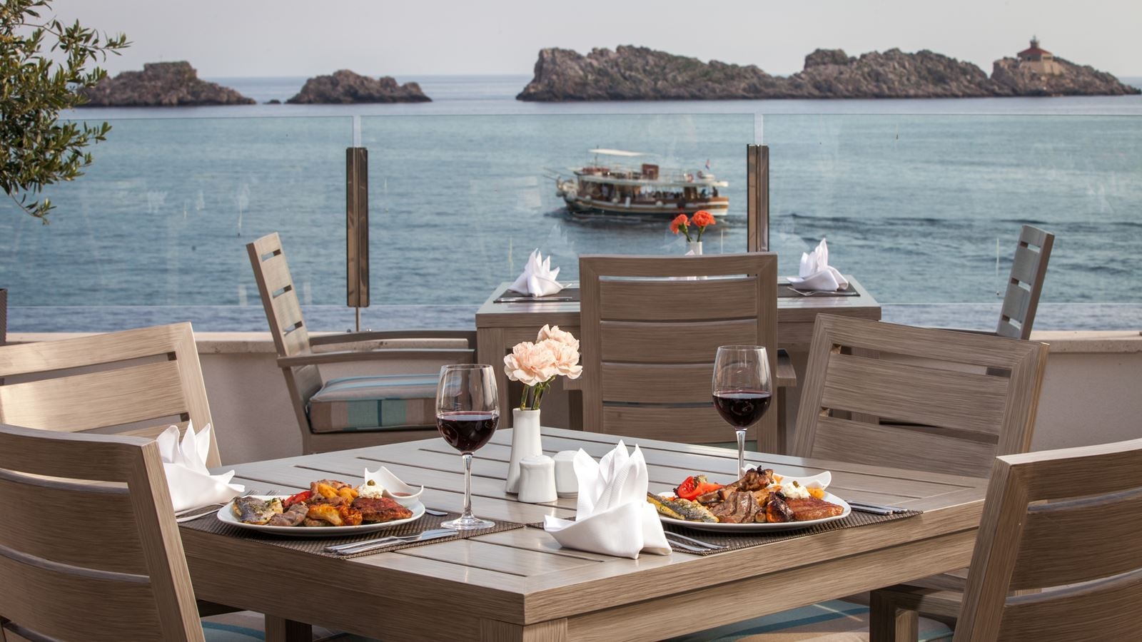 restaurants-restaurant