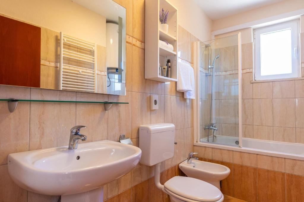 rooms-2-bedroom-standard-apartment