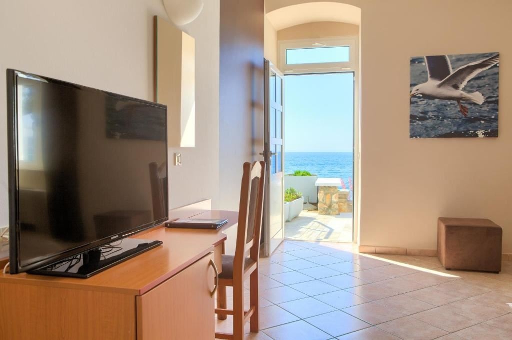 rooms-suite-balcony-or-terrace