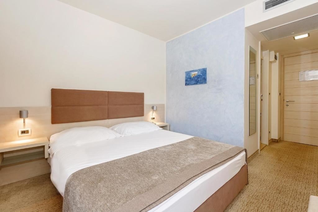 rooms-double-room-economy