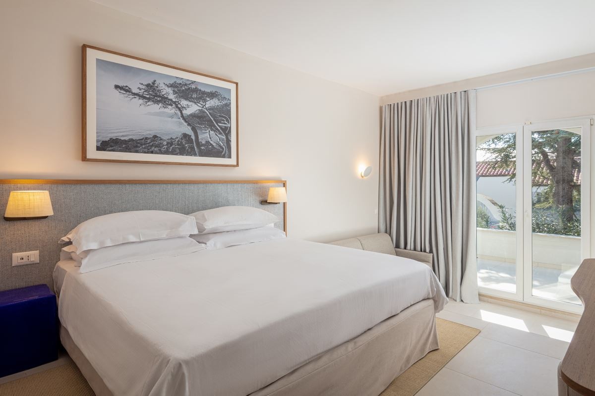 rooms-superior-room-balcony