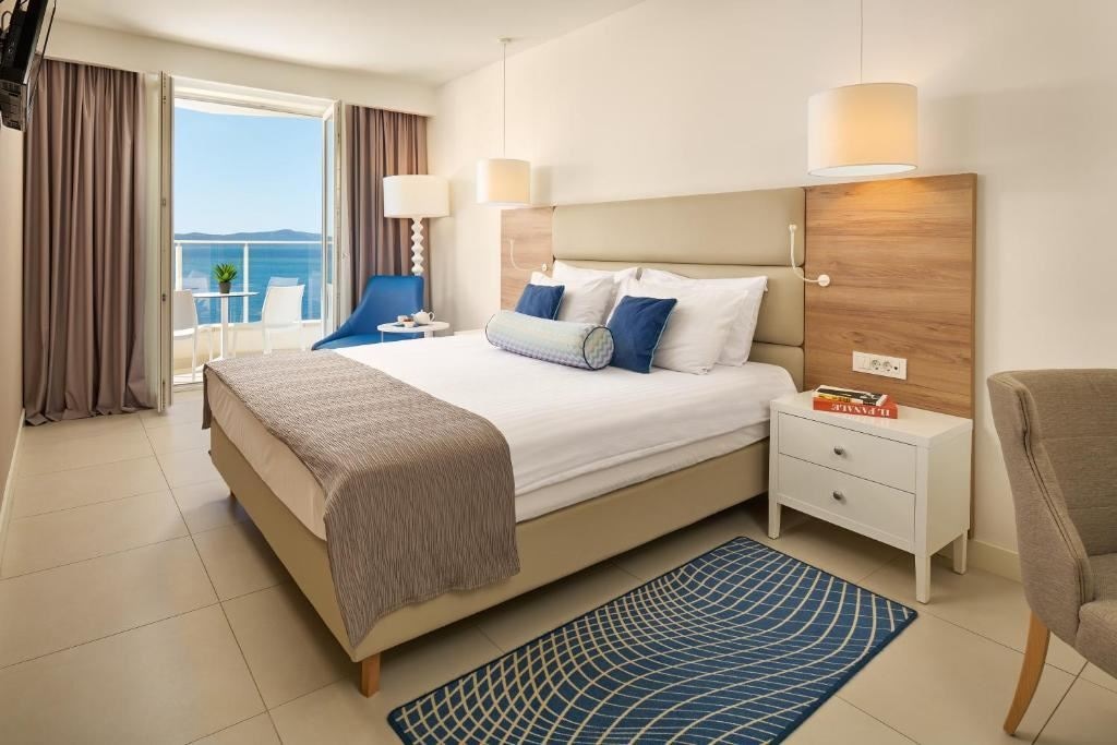 rooms-standard-room-seaview-balcony-or-terrace