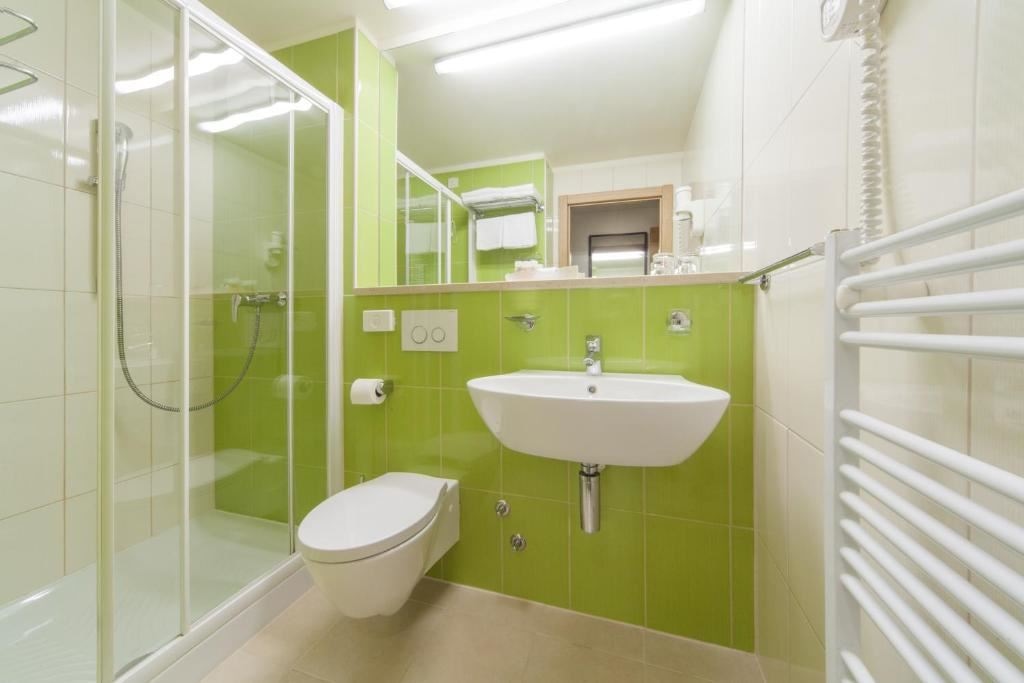 rooms-double-standard-room-seaside-balcony