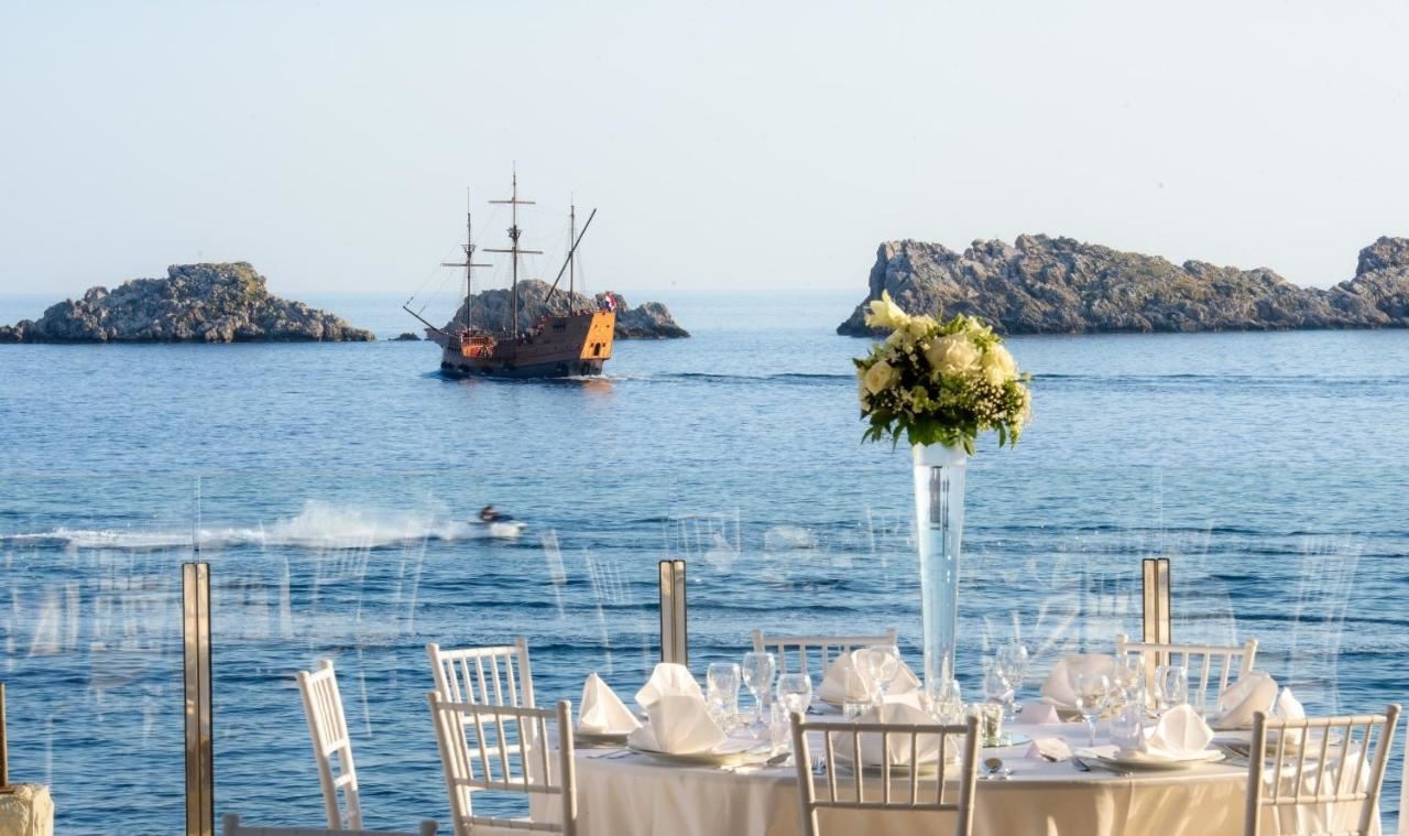 restaurants-restaurants