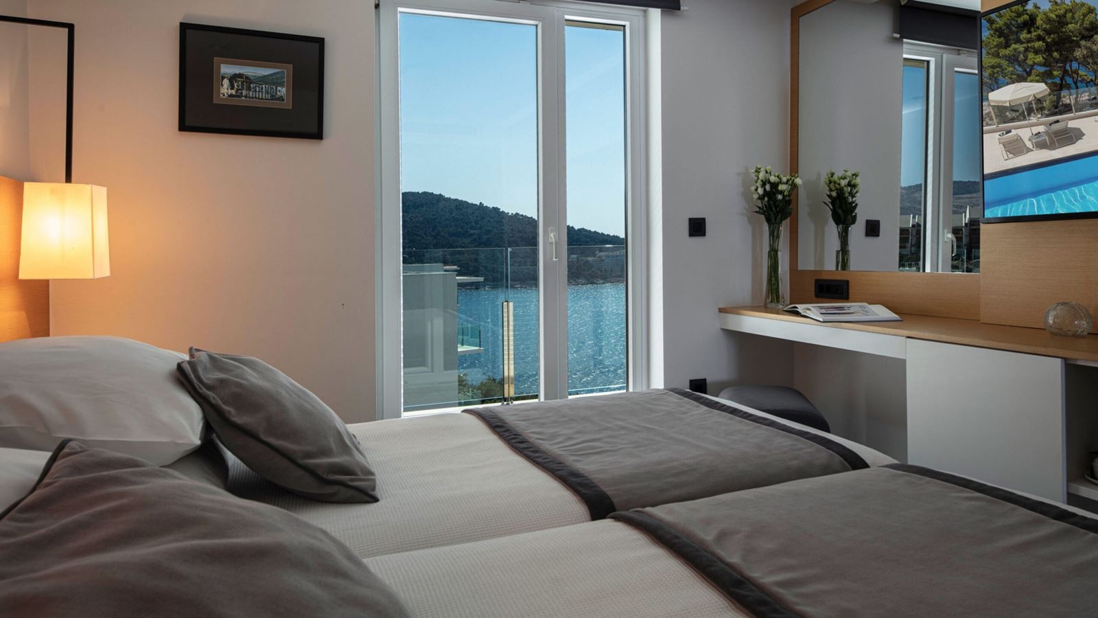 rooms-room-seaview-balcony