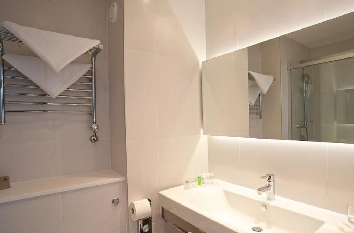 rooms-double-annex-room-park-view-balcony