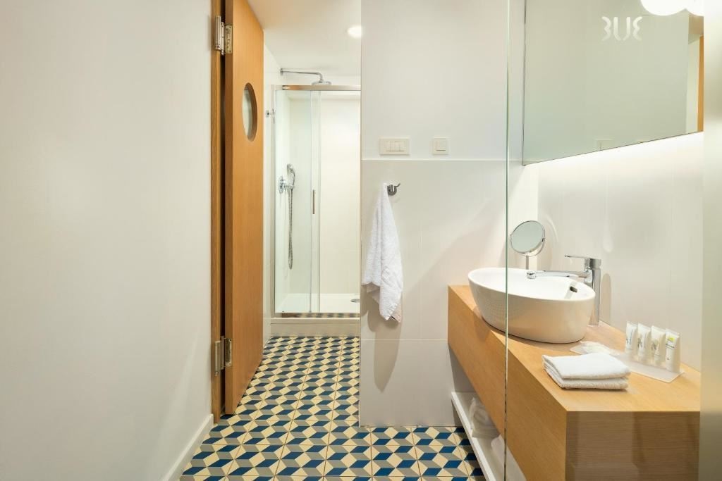 rooms-standard-room-balcony-or-terrace