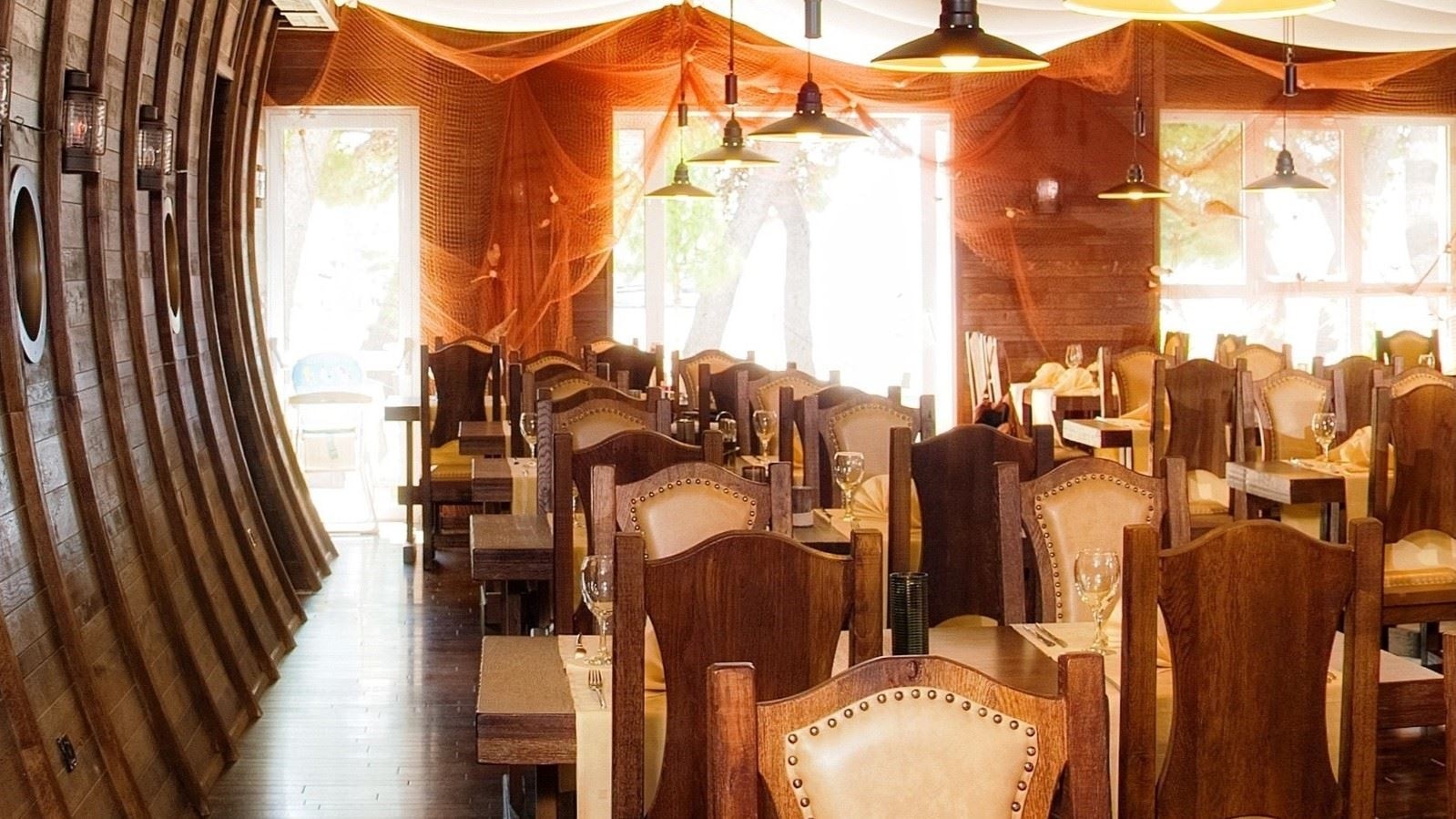 restaurants-restaurant