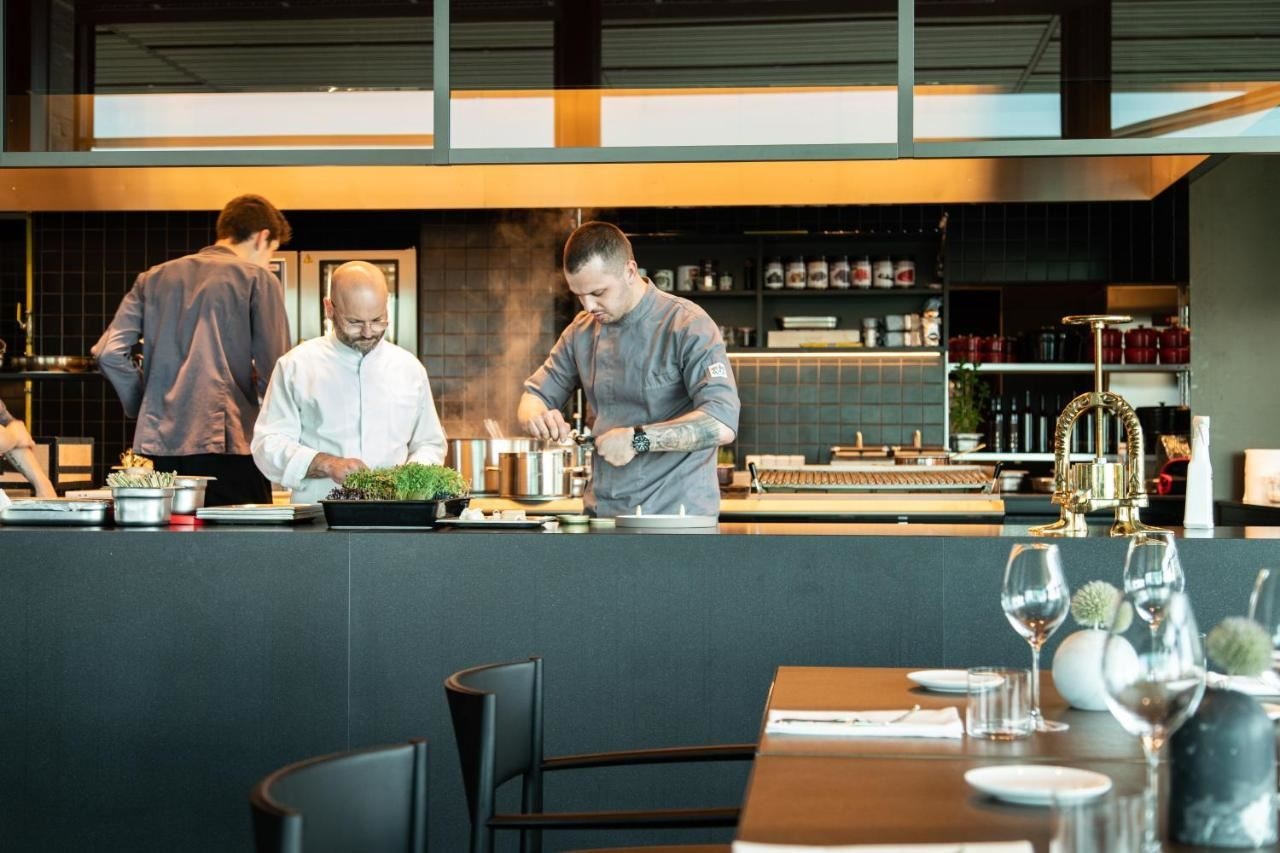 restaurants-restaurants