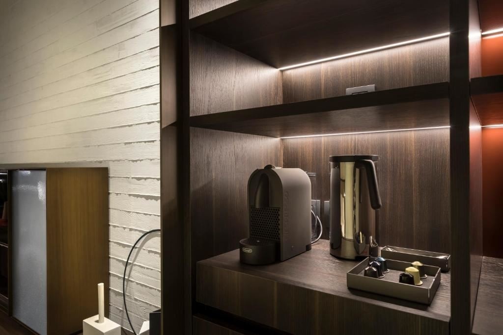 rooms-double-premium-room-park-view-balcony