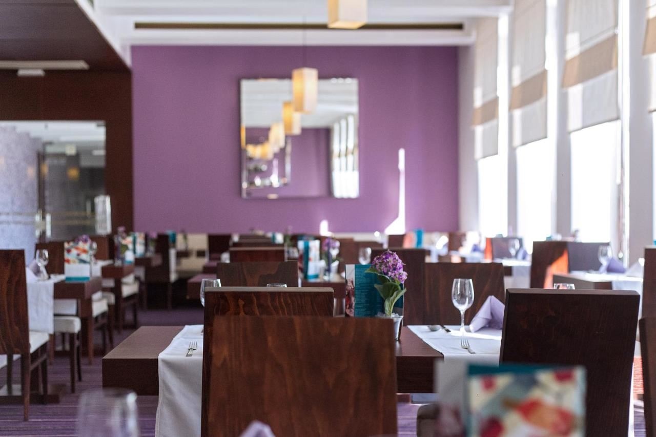 restaurants-restaurants