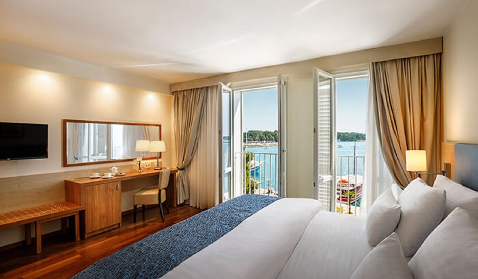 rooms-classic-room-seaview