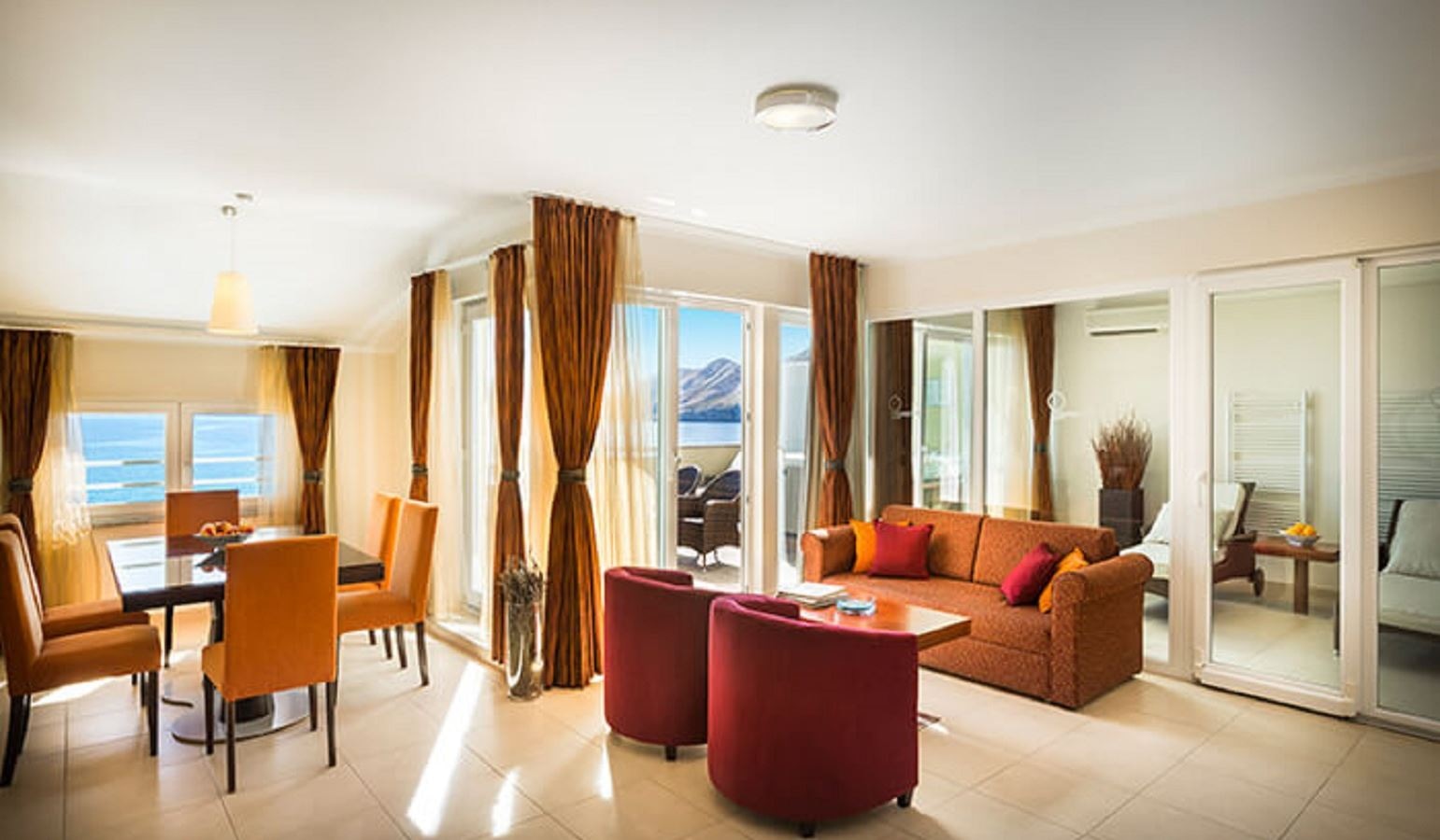 rooms-2-bedroom-luxury-apartment-seaview-balcony