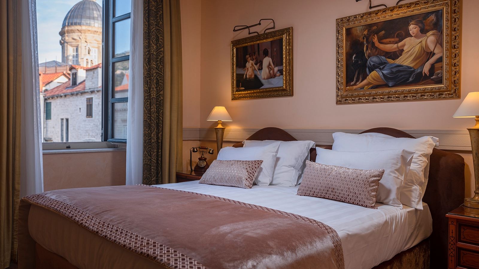 rooms-deluxe-room-cityview