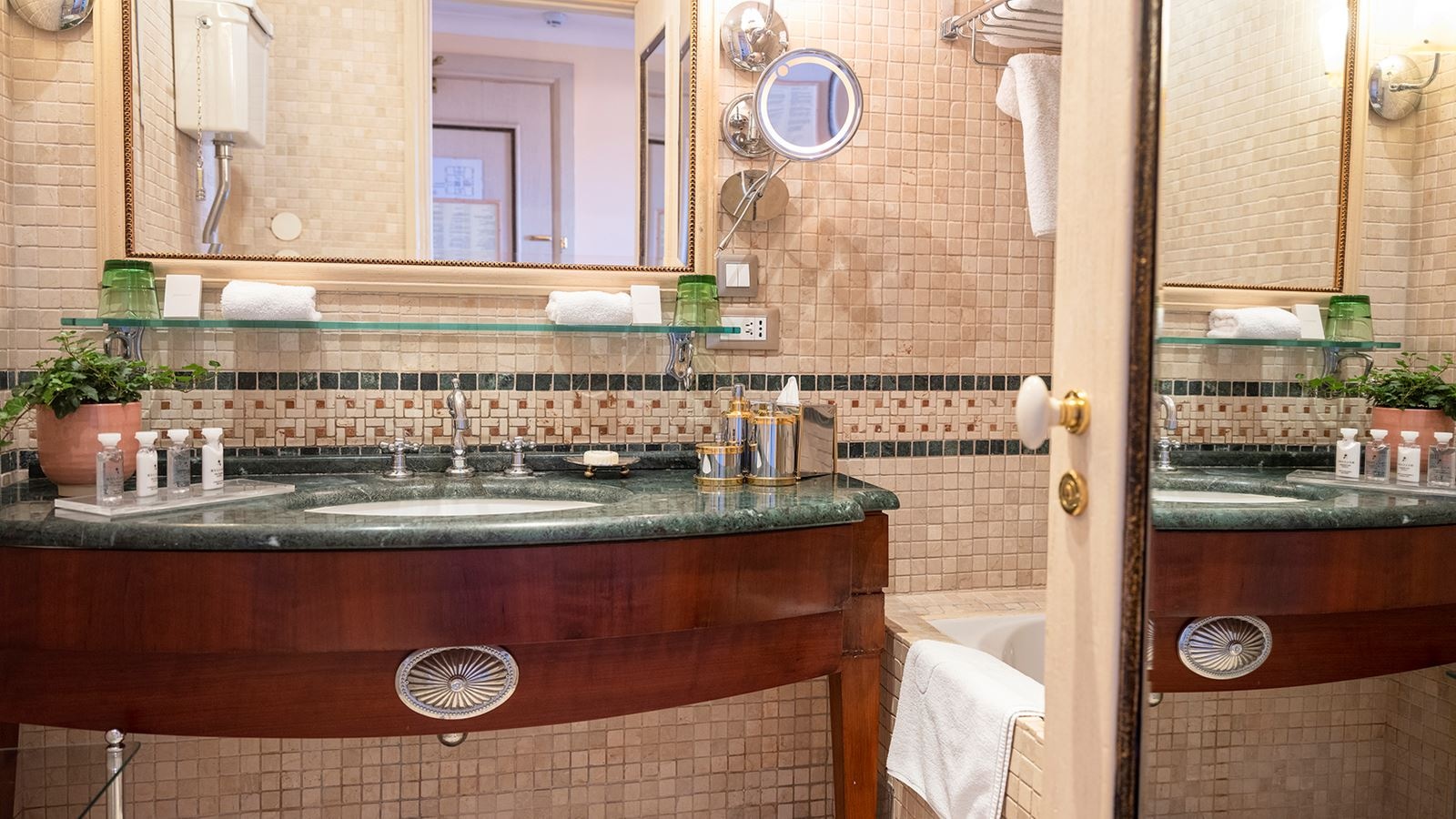 rooms-deluxe-room-cityview