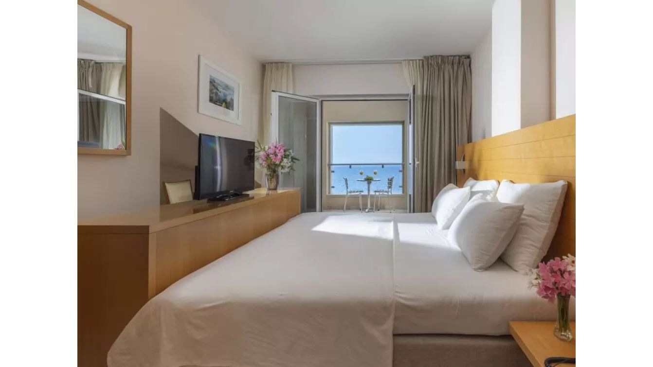 rooms-2-connecting-rooms-superior-family-room-balcony