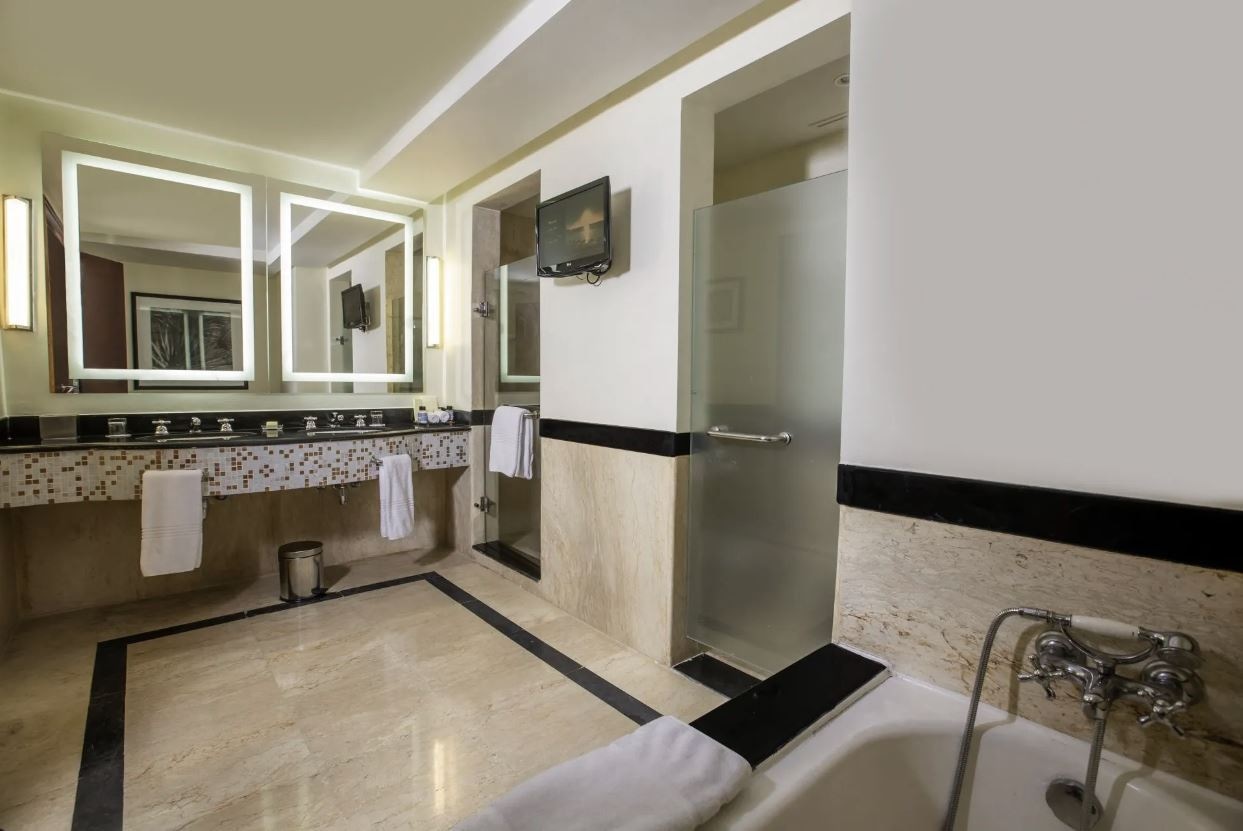 rooms-regency-suite