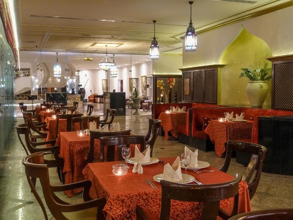 restaurants-india-palace-indian-cuisines