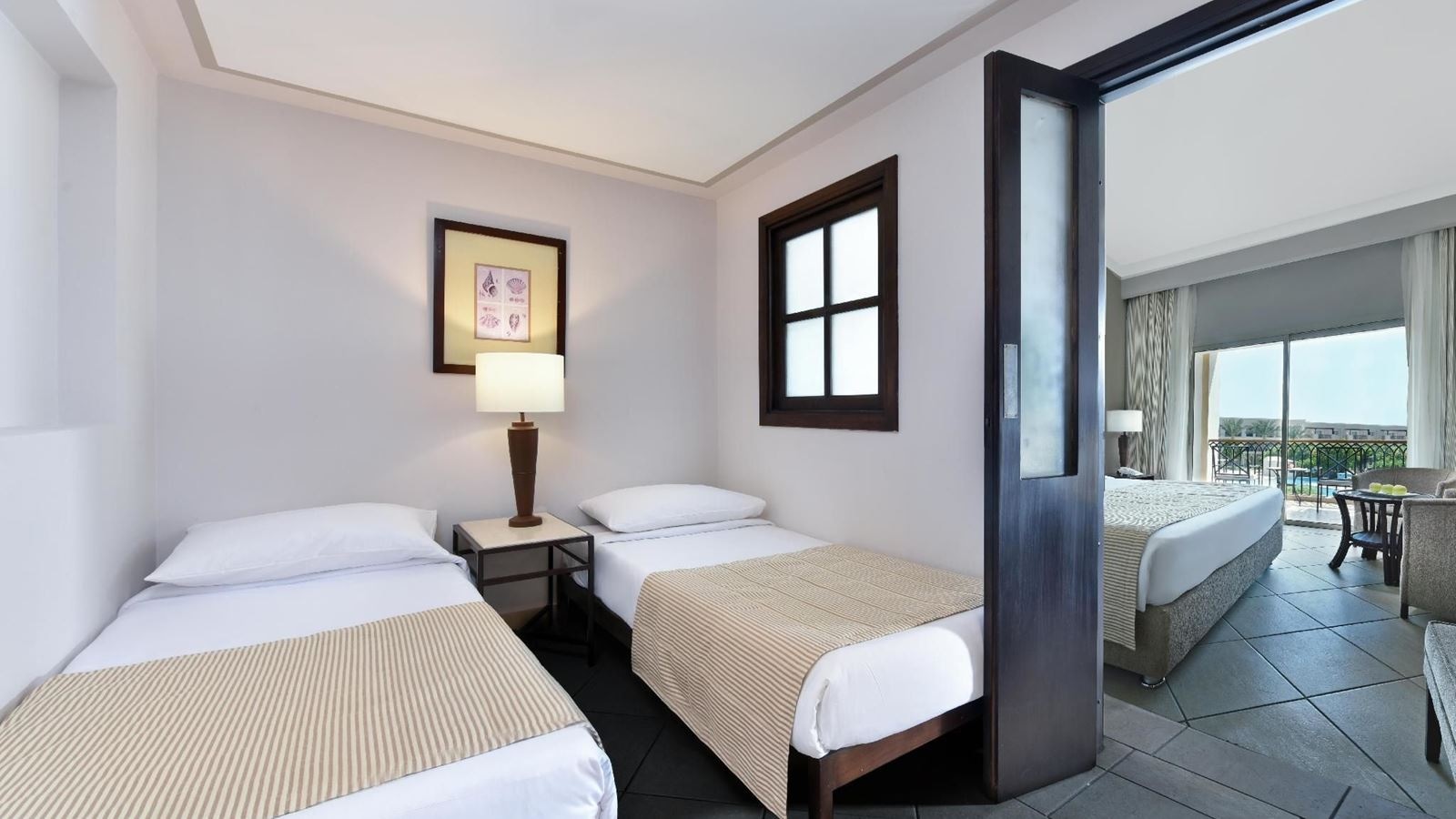 rooms-family-deluxe-room