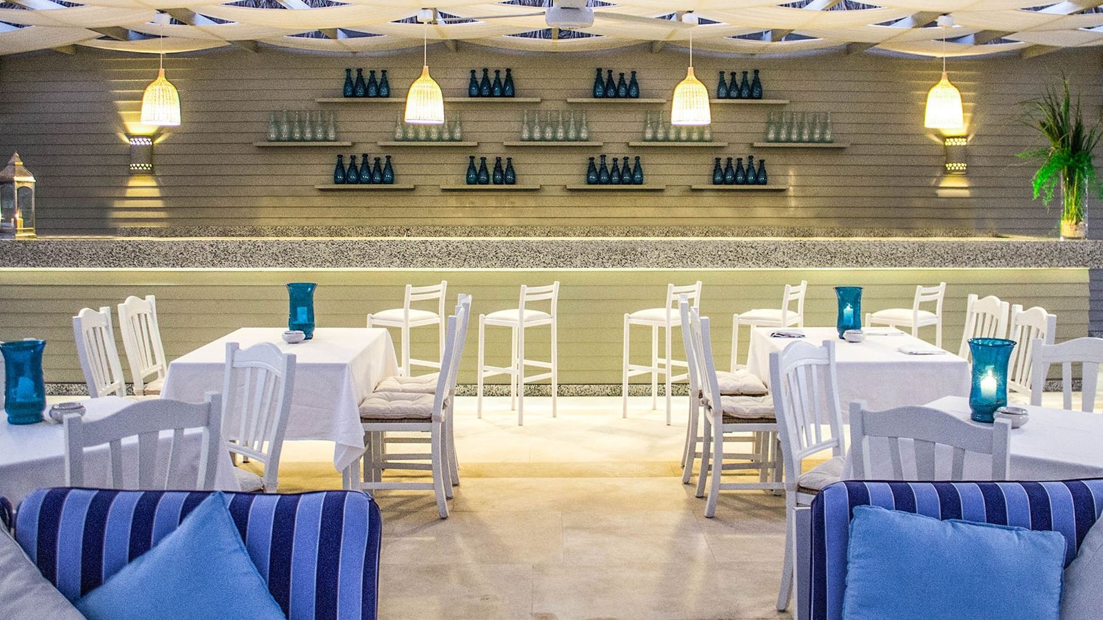 bars-aqua-bar---restaurant