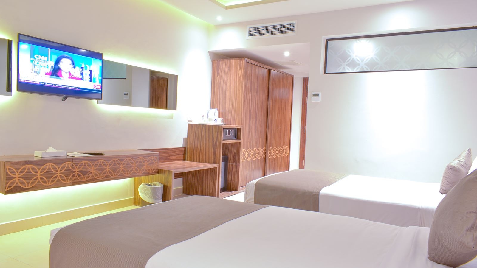 rooms-family-superior-garden-view-room