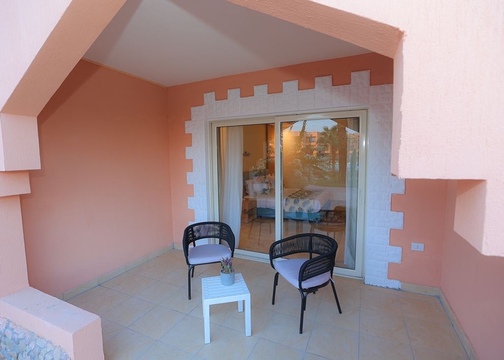 rooms-deluxe-room-garden-view