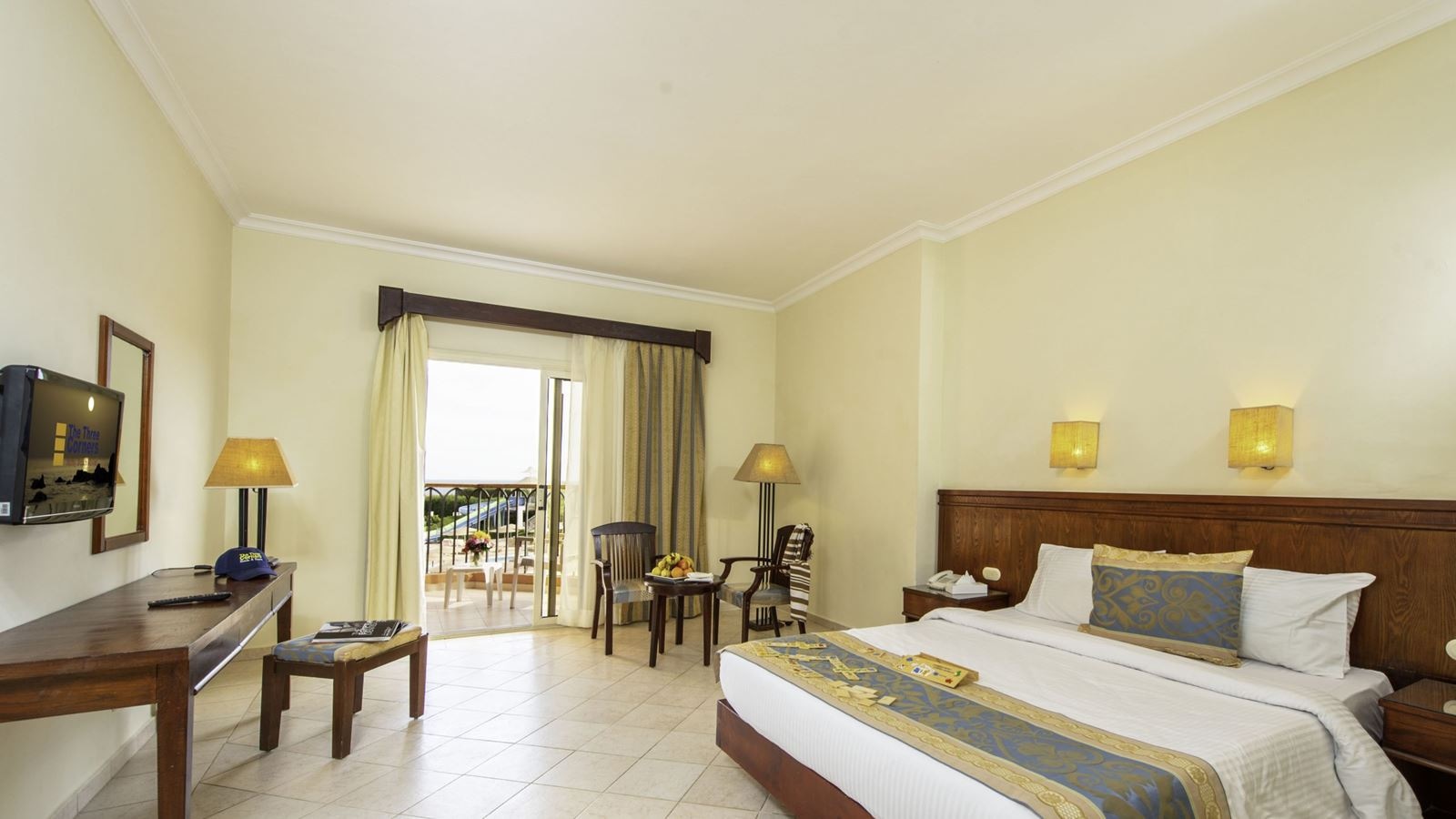 rooms-standard-family-room