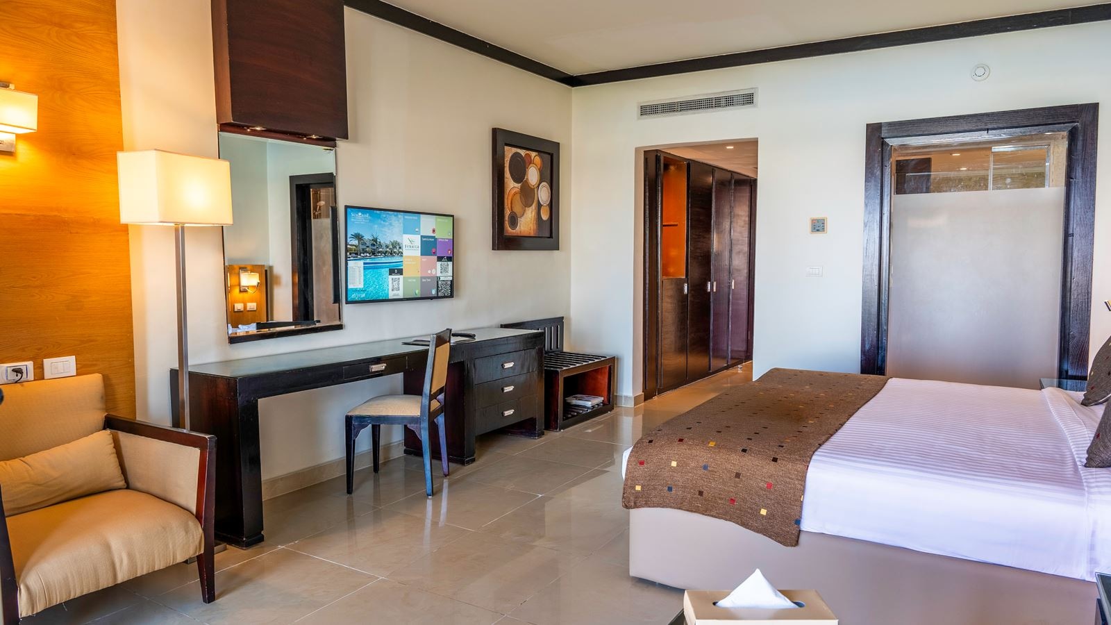 rooms-deluxe-room-with-jacuzzi