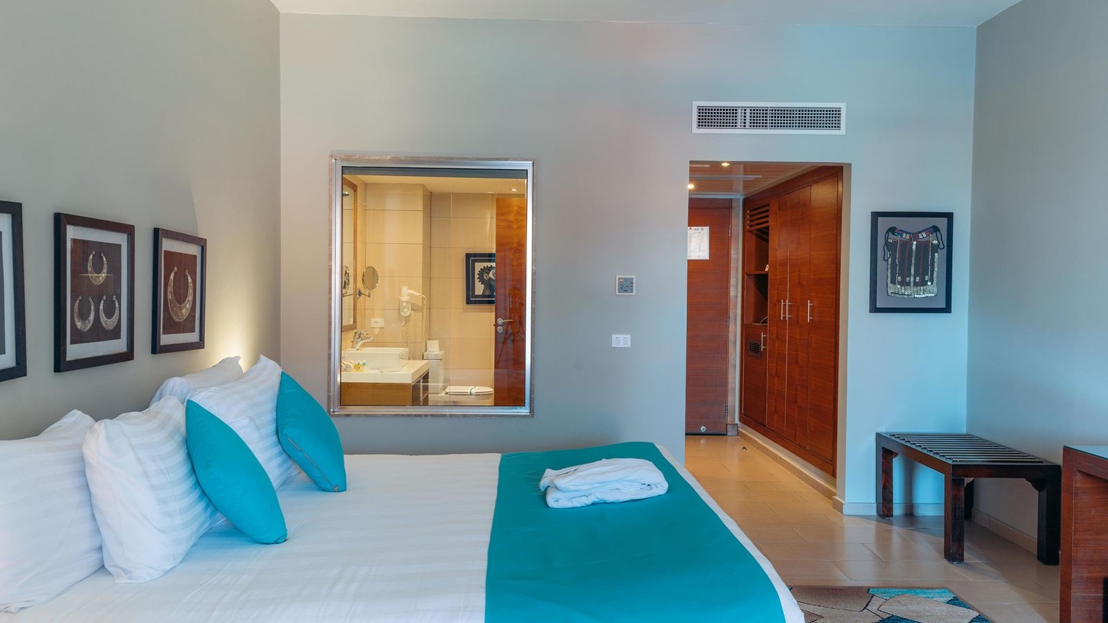 rooms-superior-pool-view