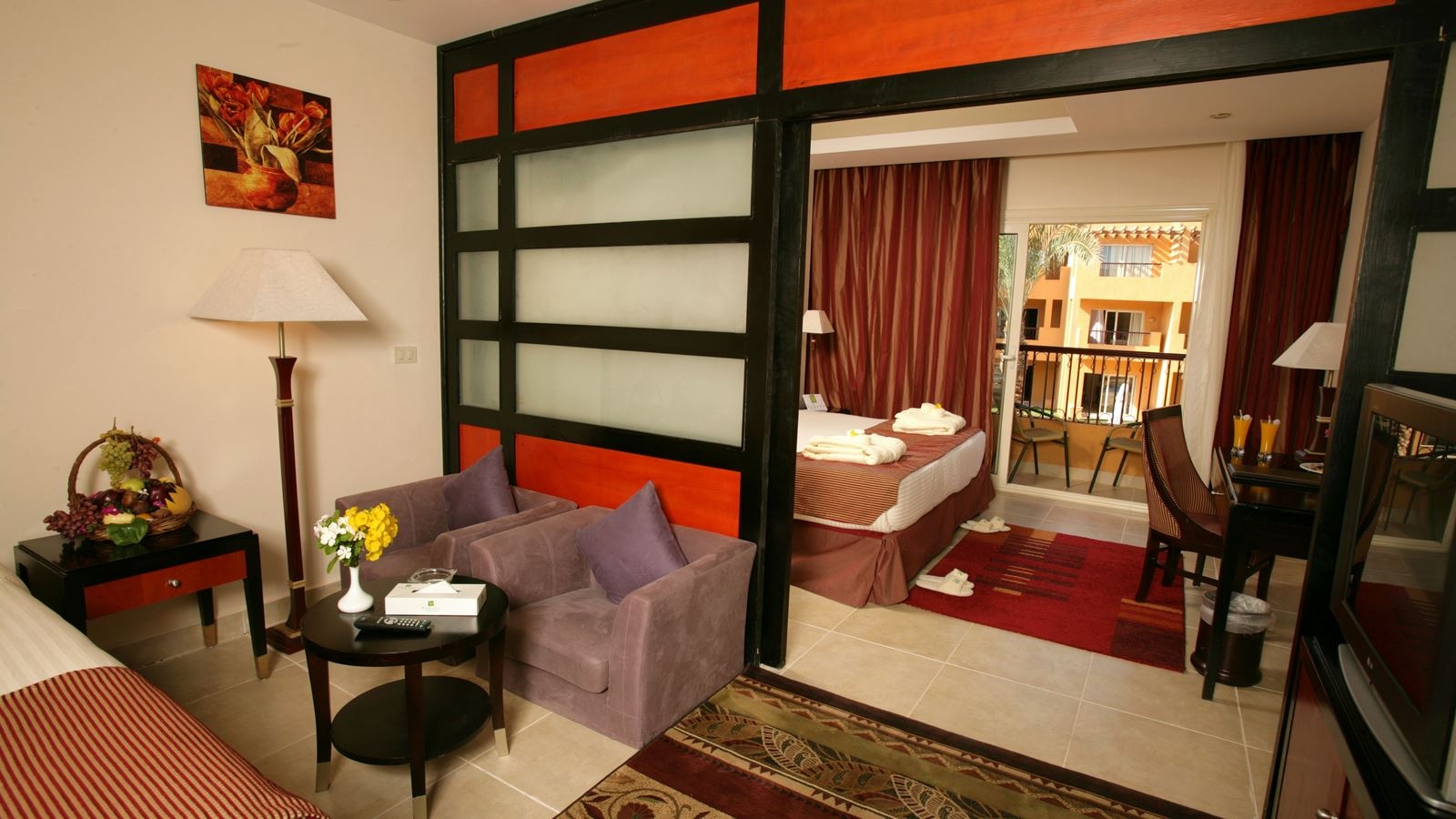 rooms-family-pool--garden