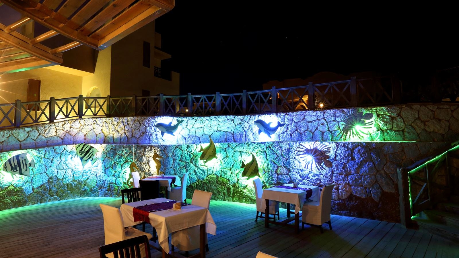 restaurants-moonlight-seafood-restaurant