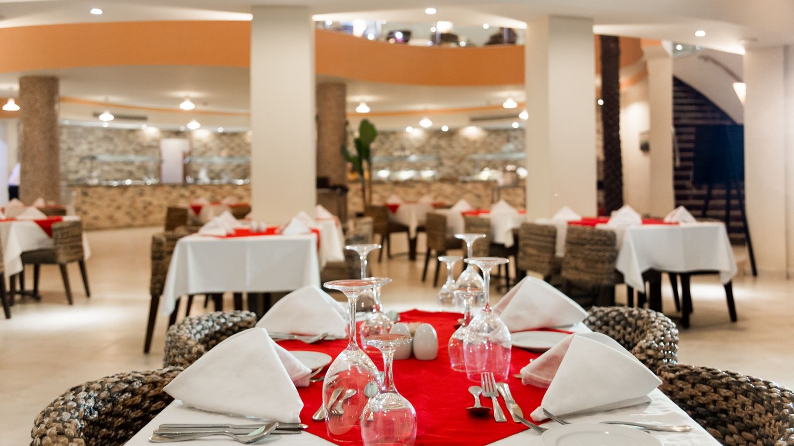 restaurants-restaurants