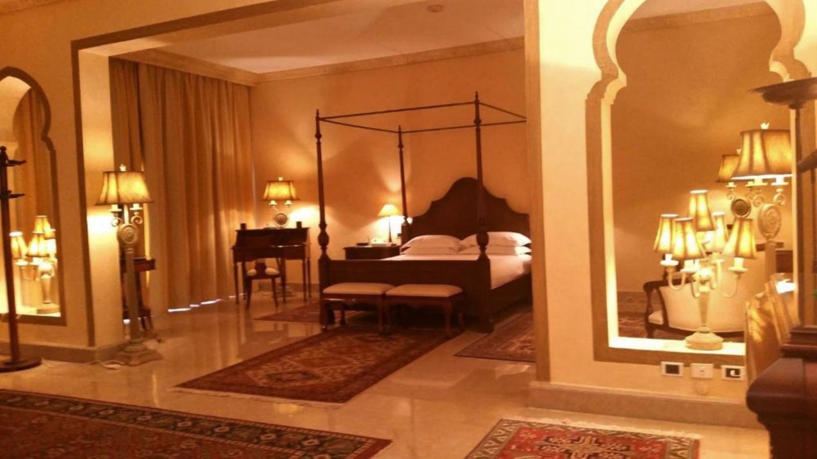 rooms-royal-suite
