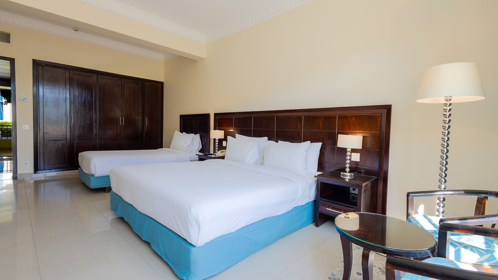 rooms-suite-garden-view