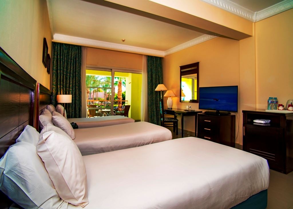 rooms-family-garden-view-rooms