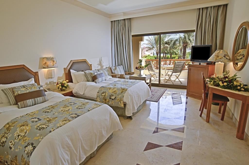 rooms-deluxe-sea-view-room