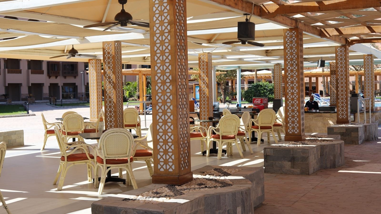 restaurants-la-terrace-snack-restaurant