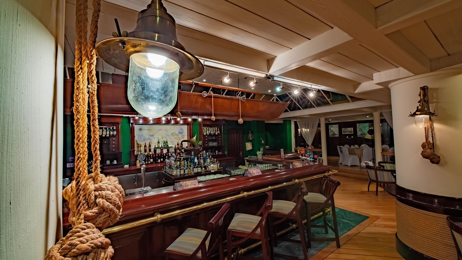 bars-captains-bar