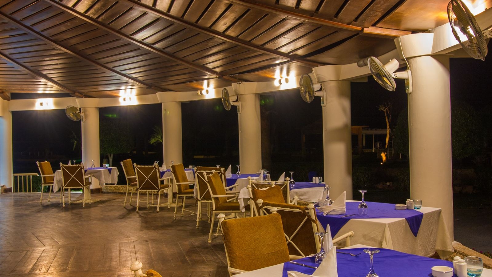 restaurants-the-waves