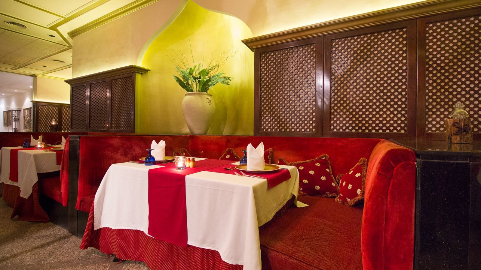 restaurants-india-palace