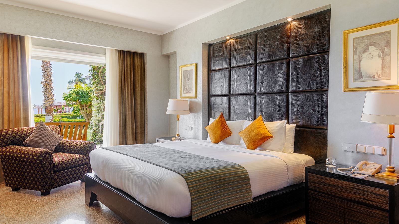 rooms-honeymoon--suite