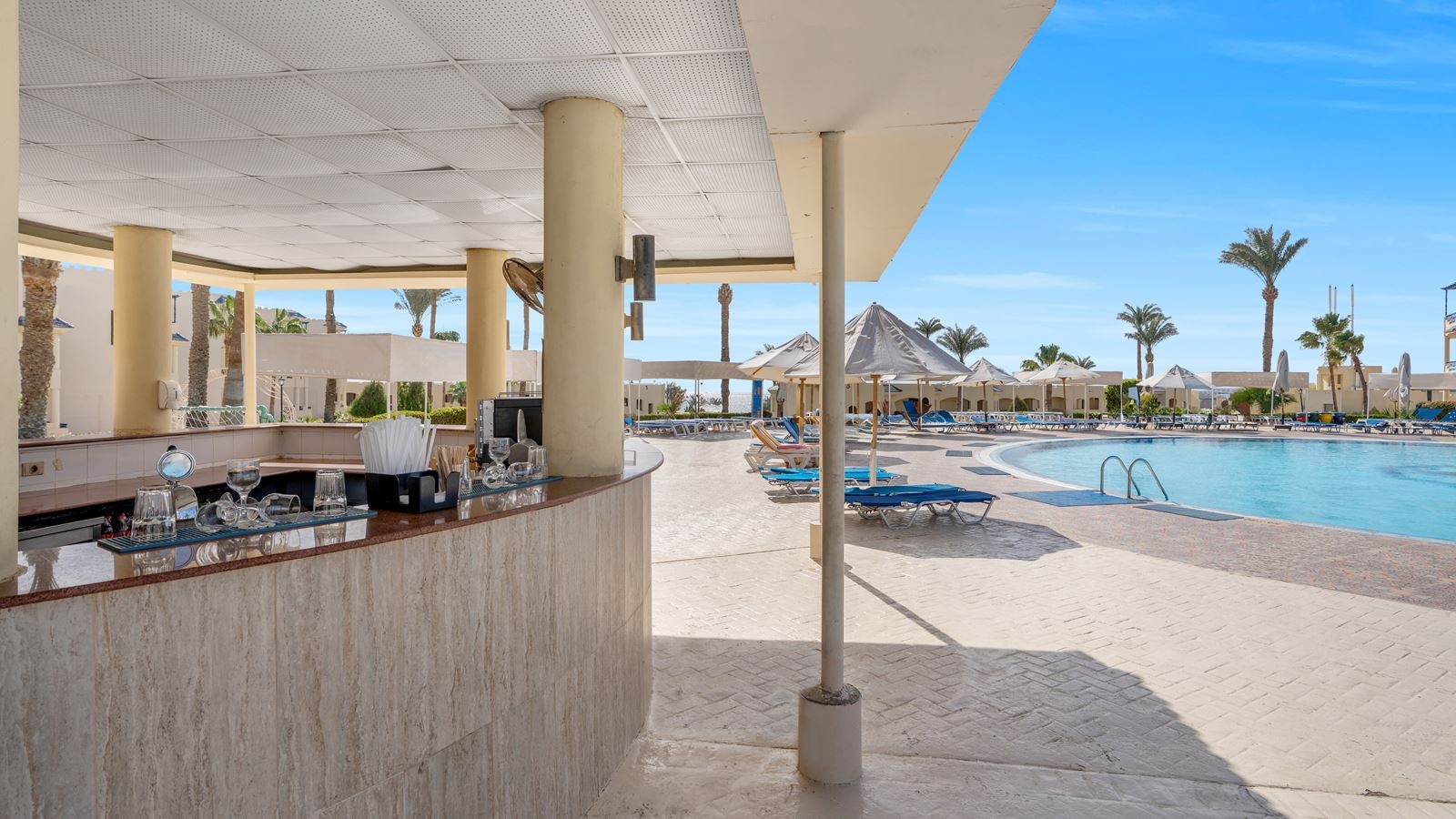 bars-lobby-bar-hard-drinks