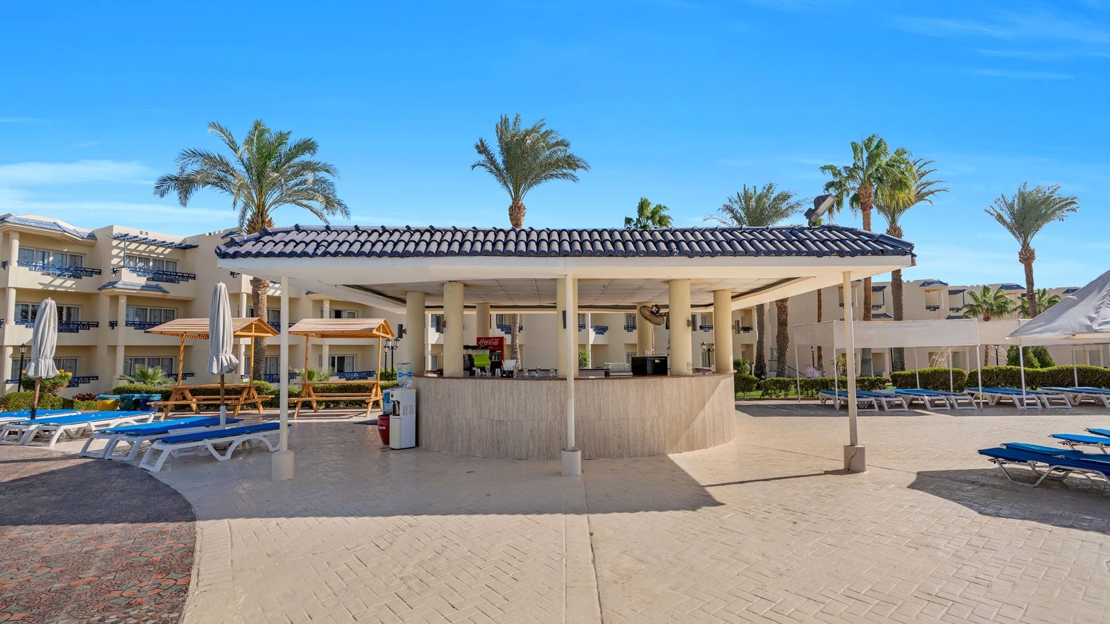 bars-lobby-bar-hard-drinks