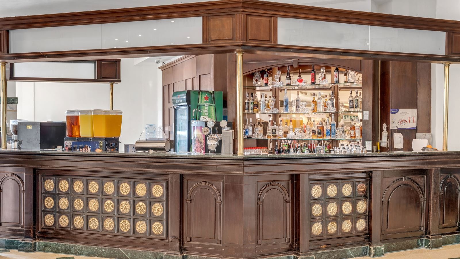 bars-lobby-bar-hard-drinks