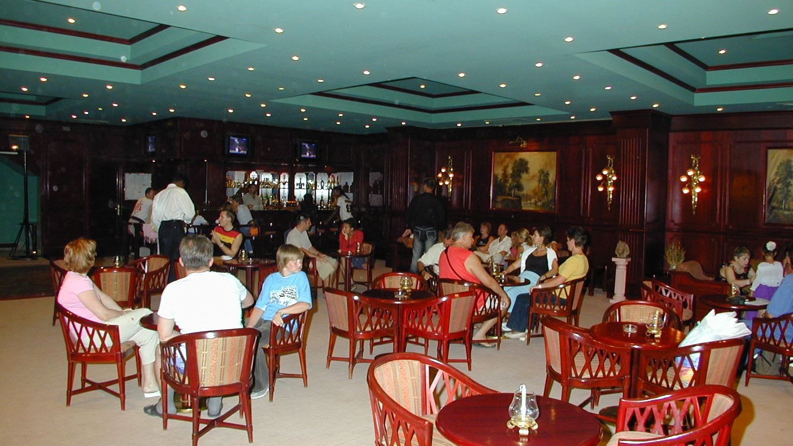 bars-main-restaurant