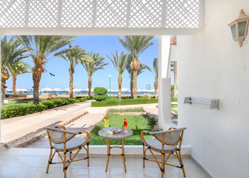 rooms-deluxe-chalet-beach-front-bungalow