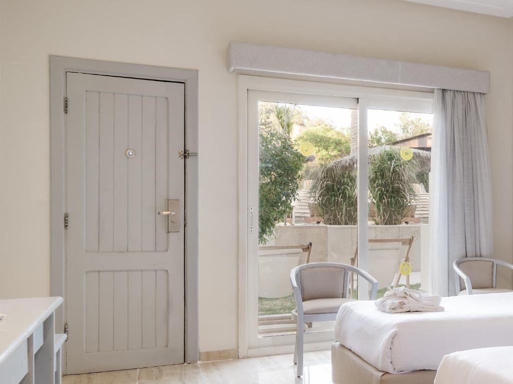 rooms-premium-family-room