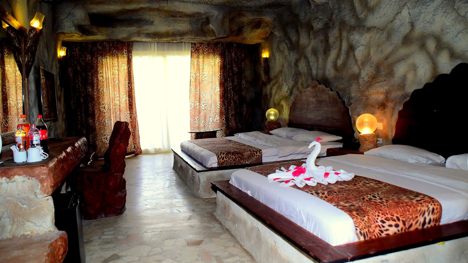 rooms-deluxe-sea-view-cave