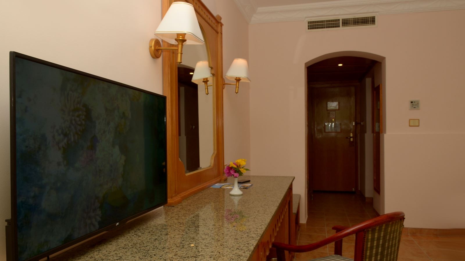 rooms-comfort-bungalow-room